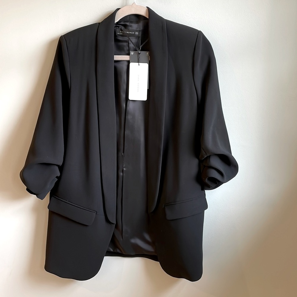 BLACK OVER THE HIP BLAZER WITH 3/4 ARM LENGHT